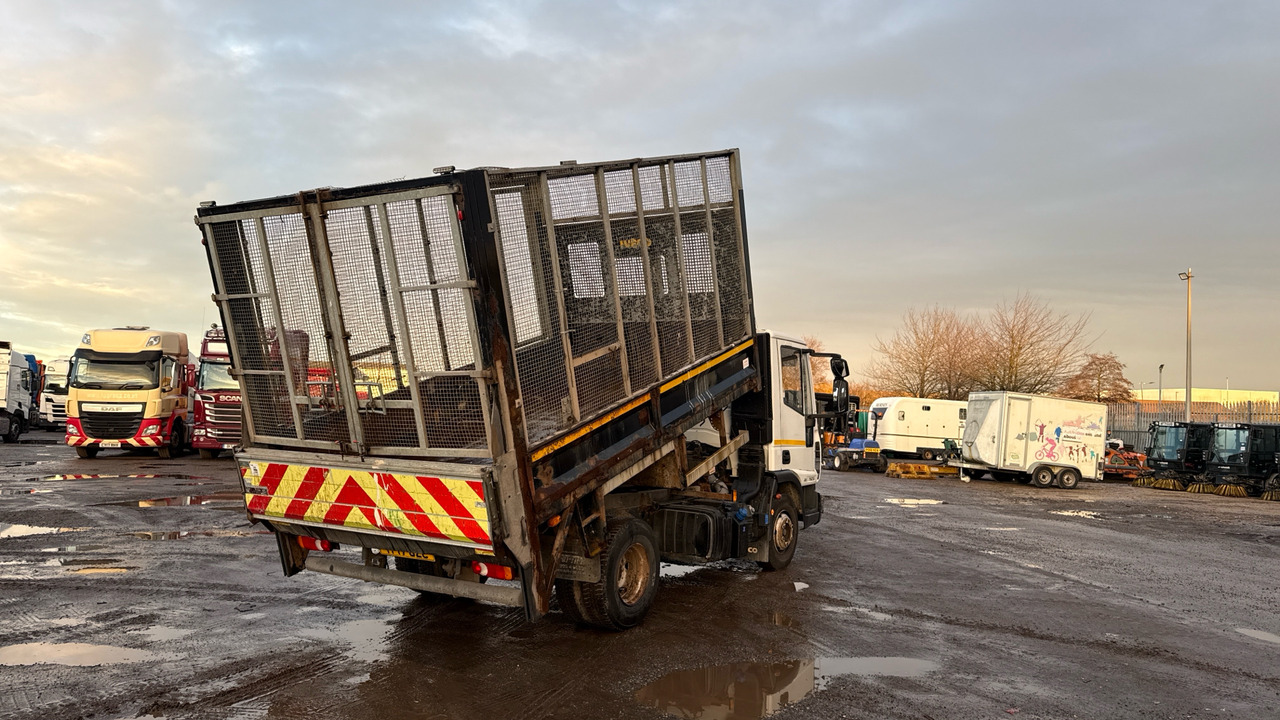 IVECO EUROCARGO 75E16S S-A - Camion benne: photos 4 IVECO EUROCARGO 75E16S S-A - Camion benne: photos 4