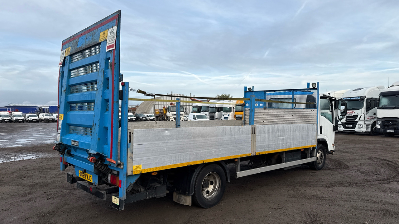 Isuzu N75 190 - Camion plateau: photos 4 Isuzu N75 190 - Camion plateau: photos 4