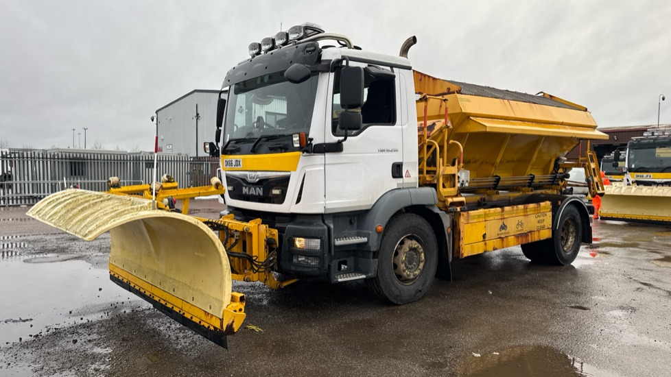MAN TGM 18.250 - Engin de déneigement: photos 2 MAN TGM 18.250 - Engin de déneigement: photos 2