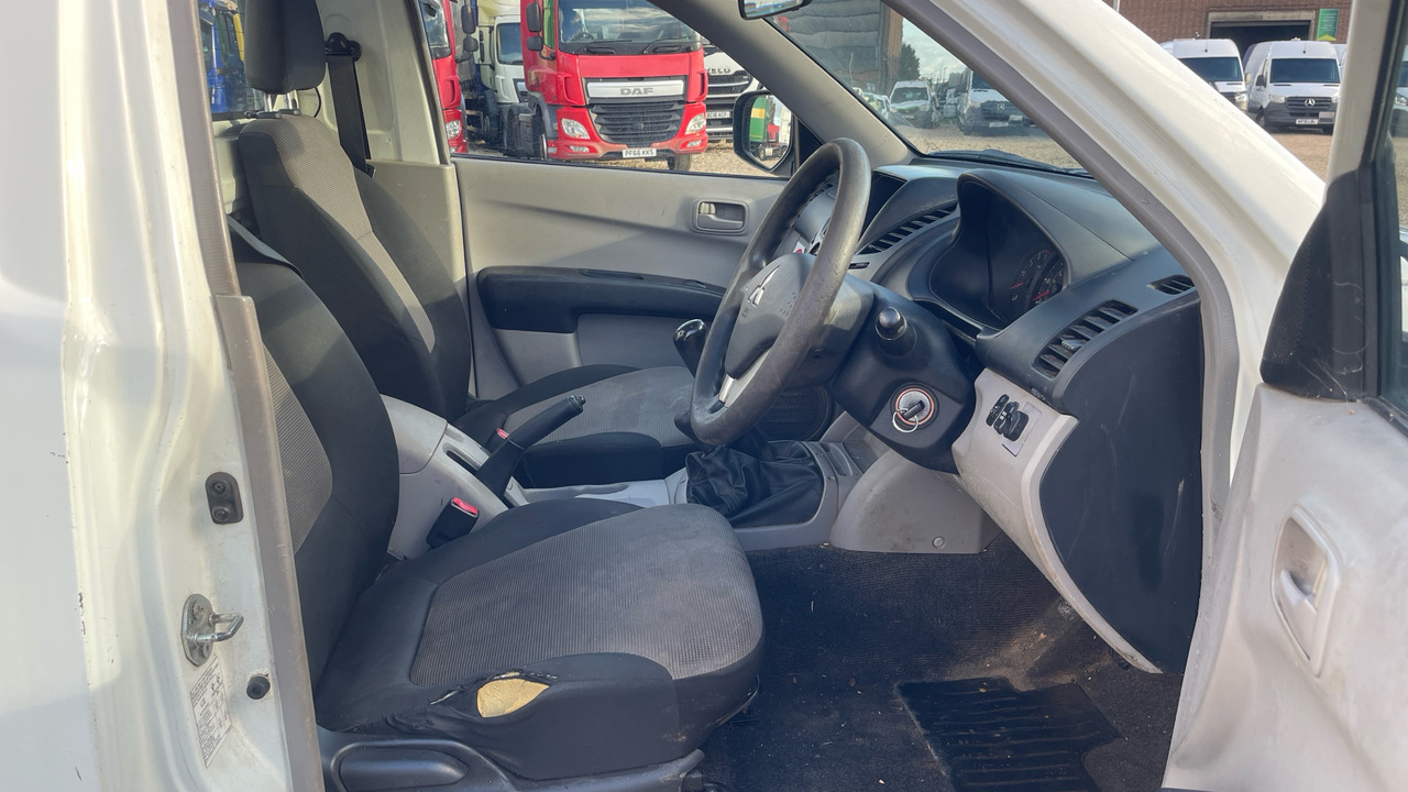 MITSUBISHI L200 - Pick-up: photos 5 MITSUBISHI L200 - Pick-up: photos 5