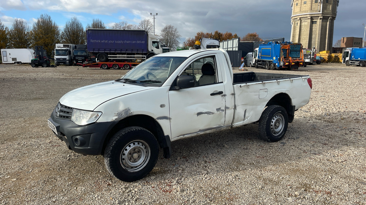 MITSUBISHI L200 - Pick-up: photos 2 MITSUBISHI L200 - Pick-up: photos 2