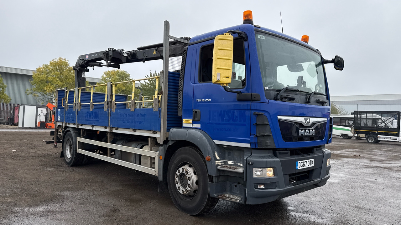 Man TGM 18.250 - Camion plateau, Camion grue: photos 1 Man TGM 18.250 - Camion plateau, Camion grue: photos 1