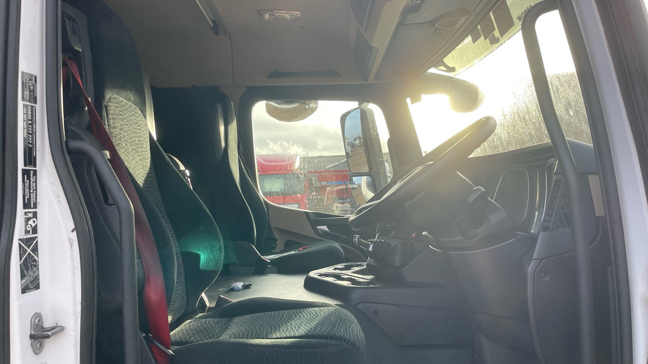 Mercedes-Benz Actros 1824 - Camion à rideaux coulissants: photos 5 Mercedes-Benz Actros 1824 - Camion à rideaux coulissants: photos 5