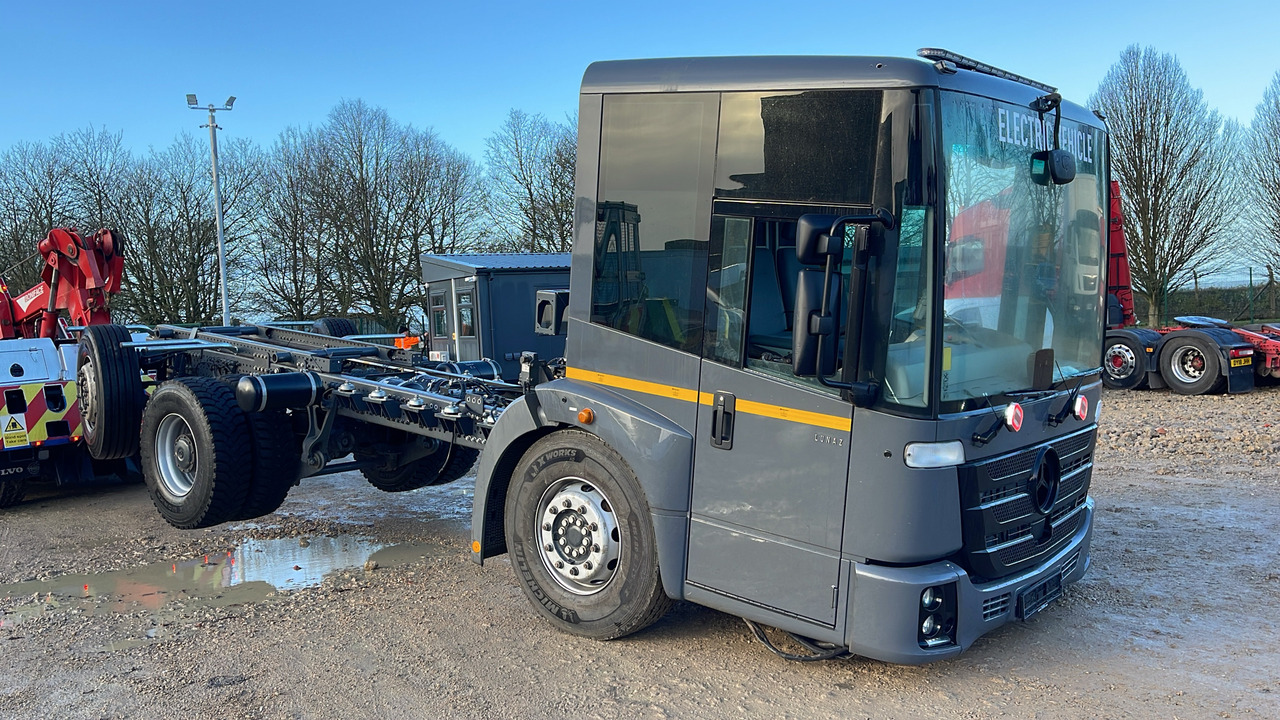 Mercedes-Benz Econic - Châssis cabine, Camion électrique: photos 1 Mercedes-Benz Econic - Châssis cabine, Camion électrique: photos 1