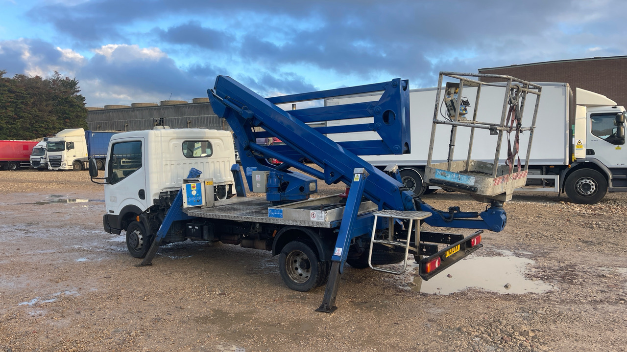 NISSAN CABSTAR 35.14 - Camion avec nacelle: photos 3 NISSAN CABSTAR 35.14 - Camion avec nacelle: photos 3