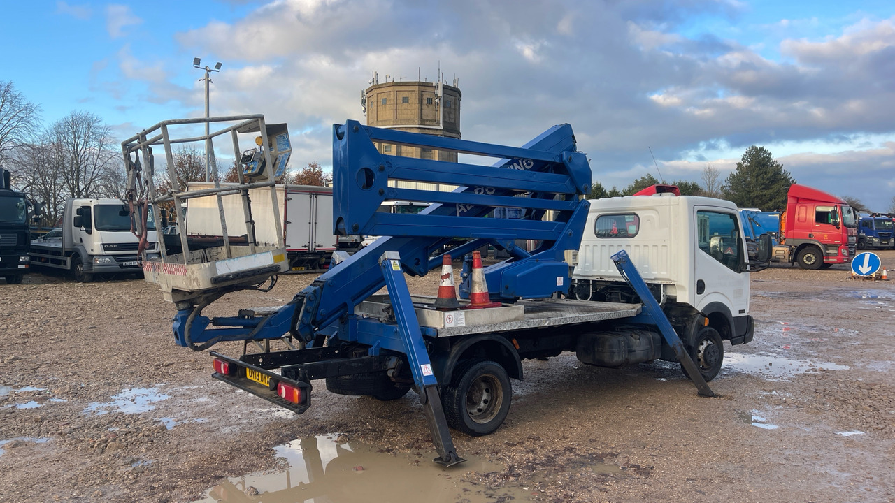 NISSAN CABSTAR 35.14 - Camion avec nacelle: photos 4 NISSAN CABSTAR 35.14 - Camion avec nacelle: photos 4