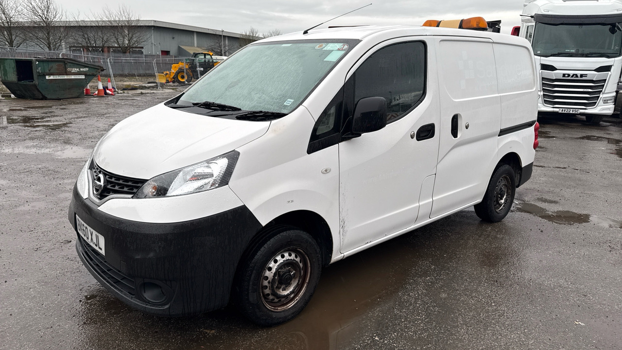 NISSAN NV 200 1.5 DCI SE - Voiture: photos 2 NISSAN NV 200 1.5 DCI SE - Voiture: photos 2