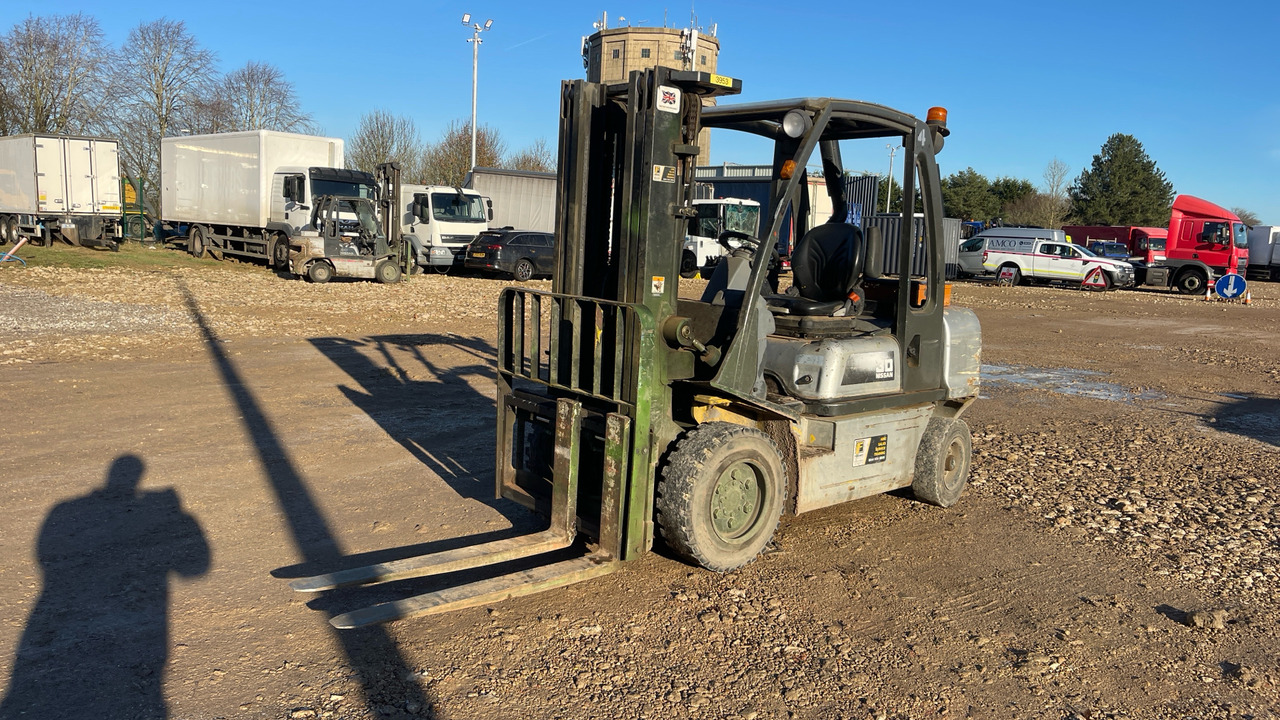 NISSAN YG1D2A300 - Chariot élévateur diesel: photos 1 NISSAN YG1D2A300 - Chariot élévateur diesel: photos 1