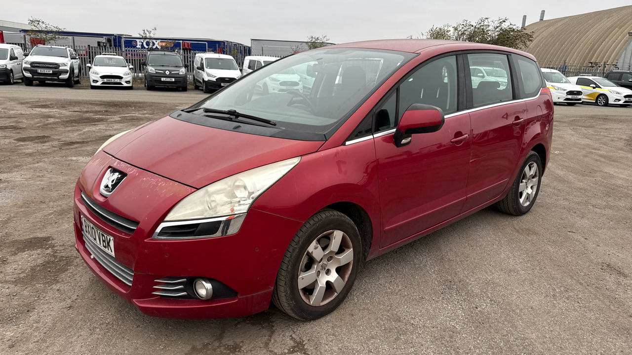 PEUGEOT 5008 2.0 HDI 150PS - Voiture: photos 2 PEUGEOT 5008 2.0 HDI 150PS - Voiture: photos 2