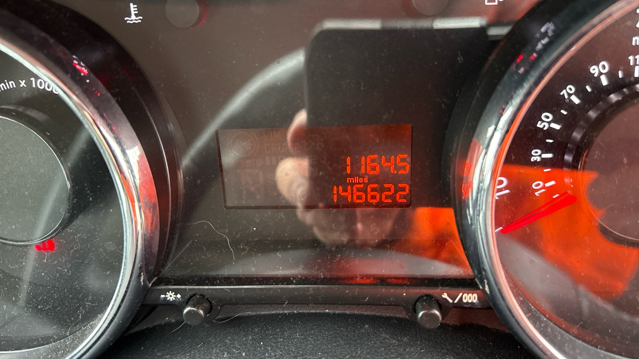 Voiture PEUGEOT 5008 2.0 HDI 150PS: photos 9 Voiture PEUGEOT 5008 2.0 HDI 150PS: photos 9