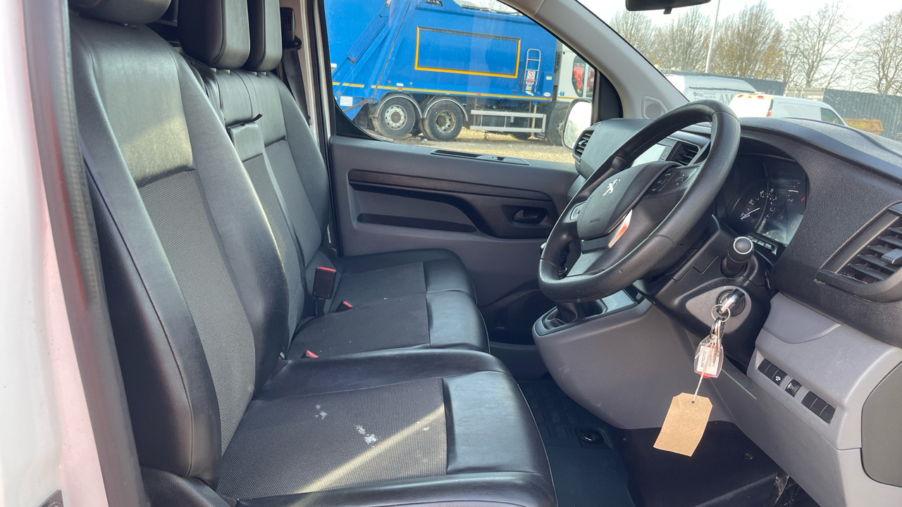 PEUGEOT EXPERT - Fourgon utilitaire: photos 5 PEUGEOT EXPERT - Fourgon utilitaire: photos 5