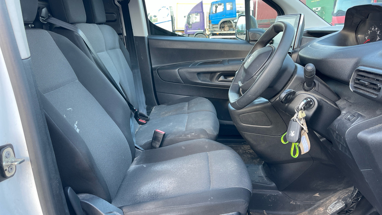 PEUGEOT PARTNER 850 1.5 BLUE HDI 100PS - Fourgonnette: photos 5 PEUGEOT PARTNER 850 1.5 BLUE HDI 100PS - Fourgonnette: photos 5