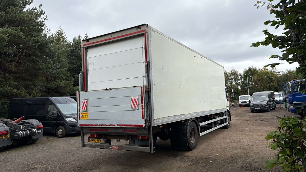 RENAULT MIDLUM 270 - Camion fourgon: photos 4 RENAULT MIDLUM 270 - Camion fourgon: photos 4