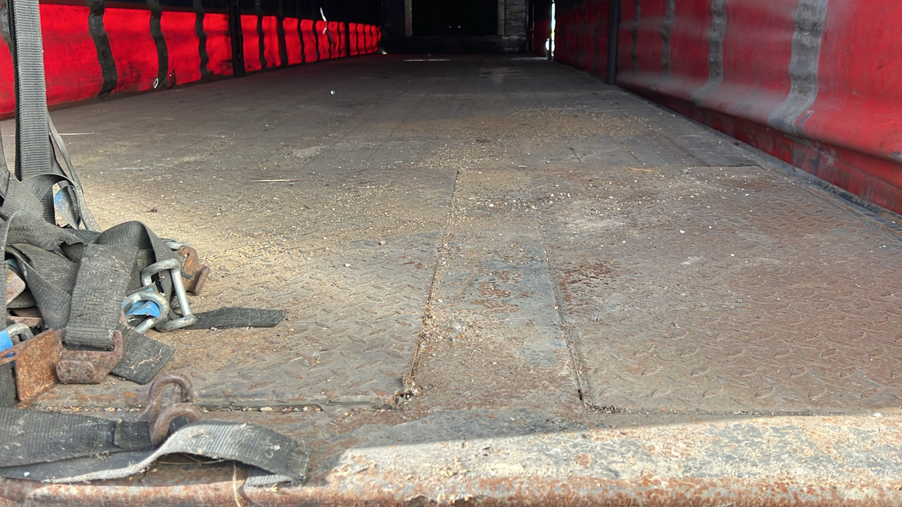 SDC CURTAINSIDE - Remorque: photos 2 SDC CURTAINSIDE - Remorque: photos 2