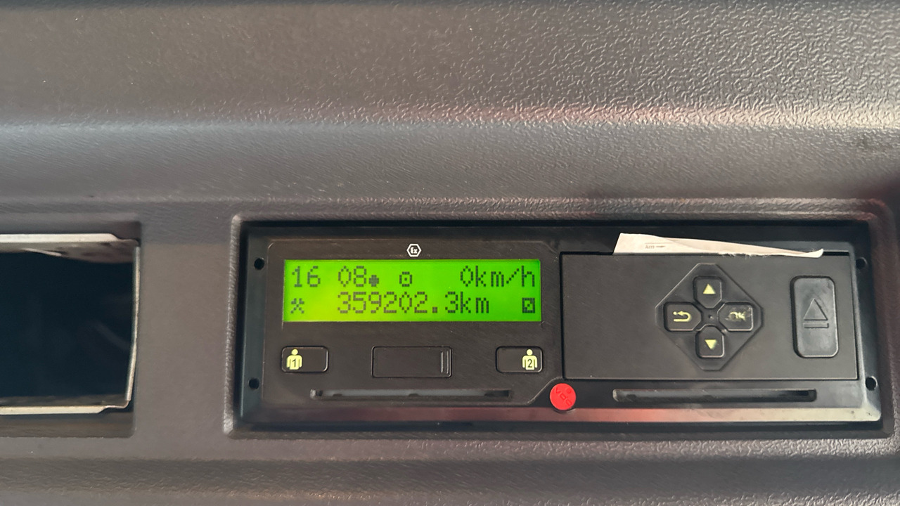 Camion à rideaux coulissants SCANIA P 250: photos 9