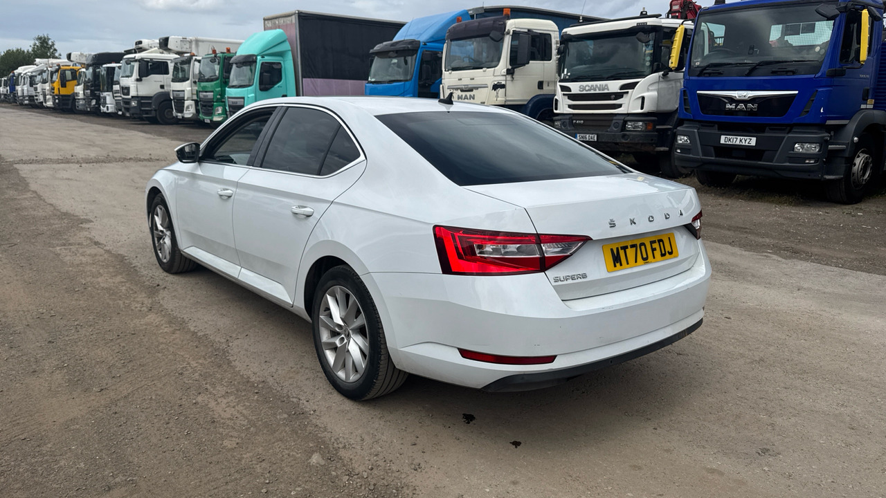 SKODA SUPERB 1.5 TSI SE - Berline: photos 3 SKODA SUPERB 1.5 TSI SE - Berline: photos 3