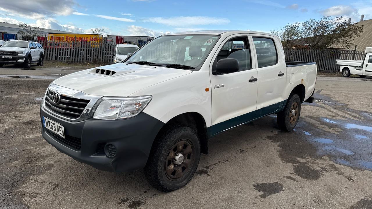 TOYOTA HILUX  2.5 D-4D 144PS - Pick-up, Utilitaire double cabine: photos 2 TOYOTA HILUX  2.5 D-4D 144PS - Pick-up, Utilitaire double cabine: photos 2