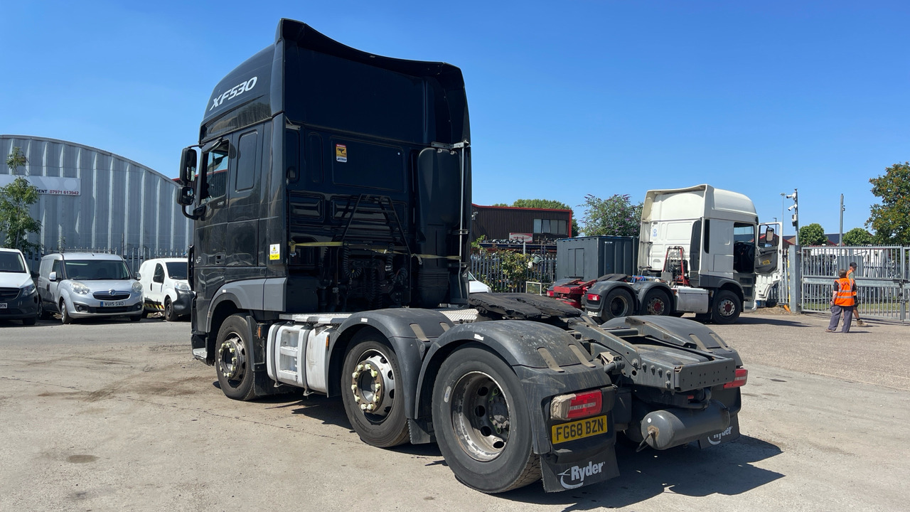 DAF XF 530 - Tracteur routier: photos 3 DAF XF 530 - Tracteur routier: photos 3