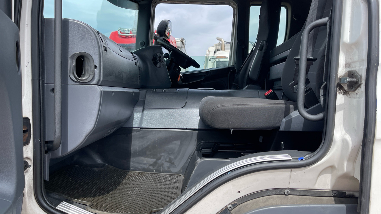 Tracteur routier SCANIA P 410: photos 18