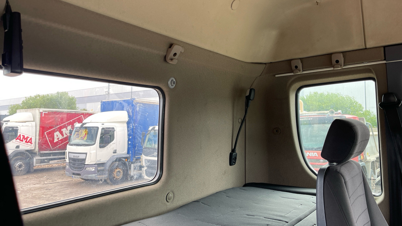 Tracteur routier SCANIA P 410: photos 15