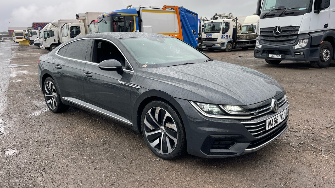 VOLKSWAGEN ARTEON 1.5 TSI R-Line EVO - Voiture à hayon: photos 1 VOLKSWAGEN ARTEON 1.5 TSI R-Line EVO - Voiture à hayon: photos 1