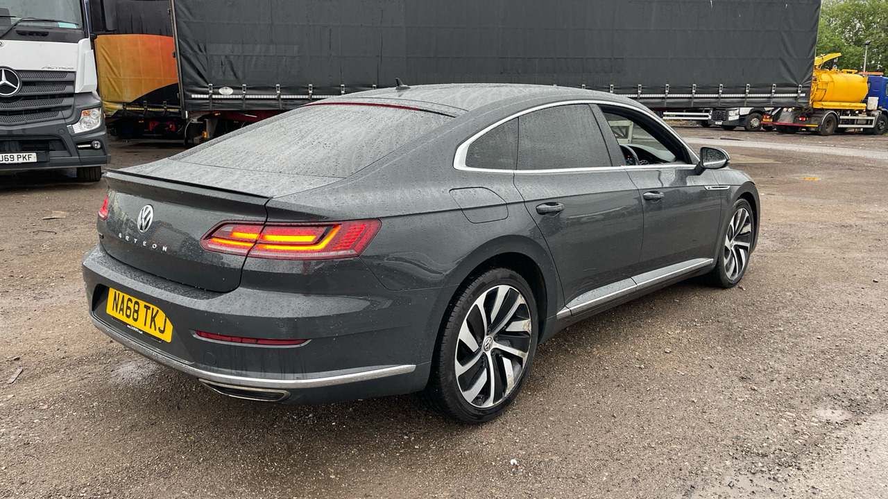 VOLKSWAGEN ARTEON 1.5 TSI R-Line EVO - Voiture à hayon: photos 4 VOLKSWAGEN ARTEON 1.5 TSI R-Line EVO - Voiture à hayon: photos 4