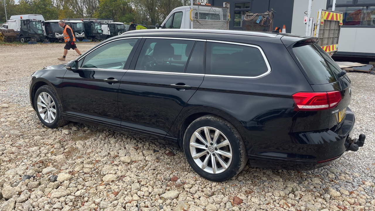 VOLKSWAGEN PASSAT 2.0 TDI - Voiture break: photos 3 VOLKSWAGEN PASSAT 2.0 TDI - Voiture break: photos 3
