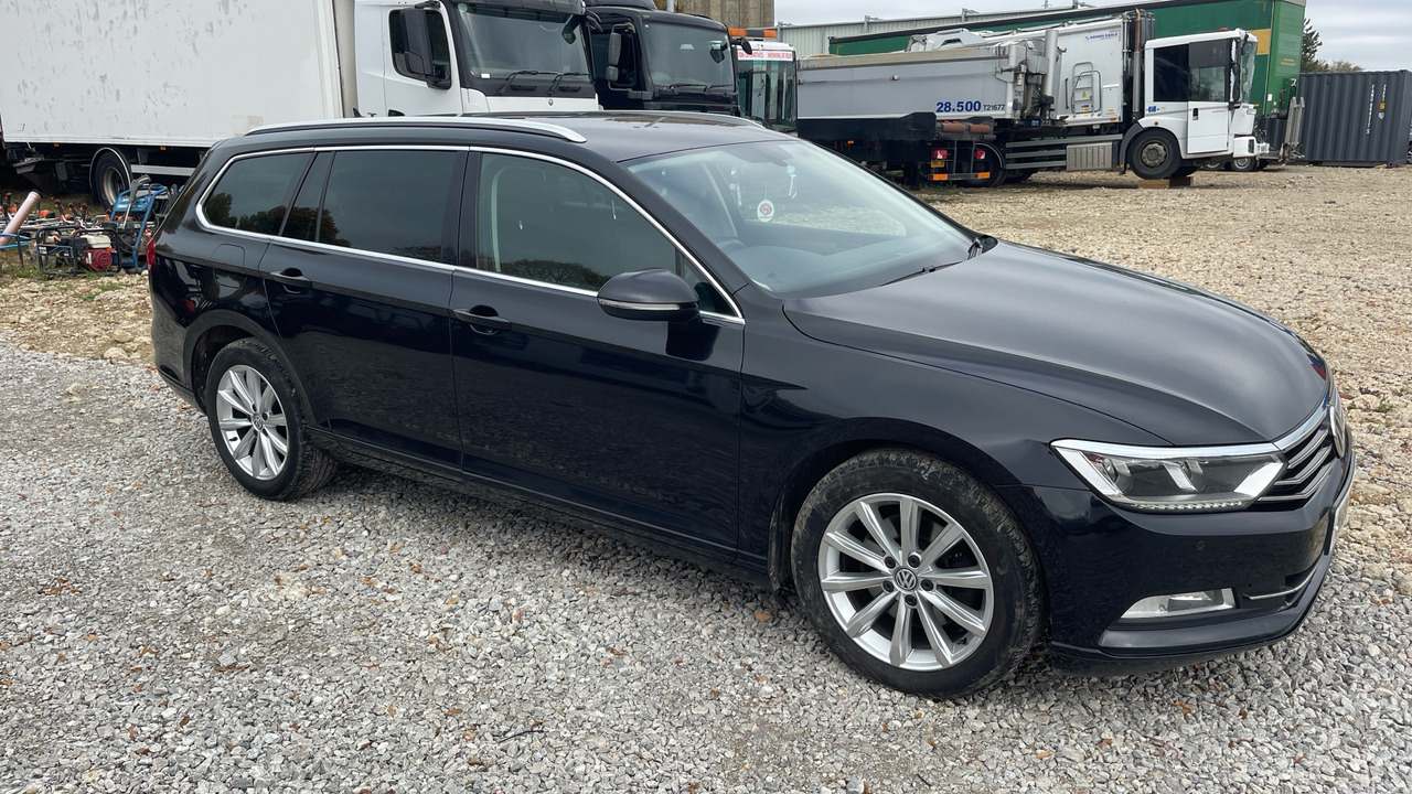 VOLKSWAGEN PASSAT 2.0 TDI - Voiture break: photos 1 VOLKSWAGEN PASSAT 2.0 TDI - Voiture break: photos 1
