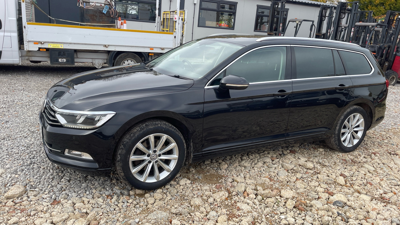 VOLKSWAGEN PASSAT 2.0 TDI - Voiture break: photos 2 VOLKSWAGEN PASSAT 2.0 TDI - Voiture break: photos 2