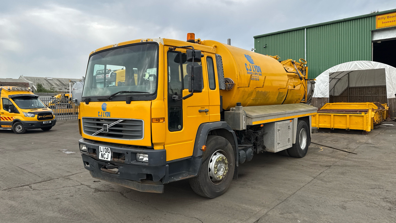 VOLVO FL - Camion hydrocureur: photos 2 VOLVO FL - Camion hydrocureur: photos 2
