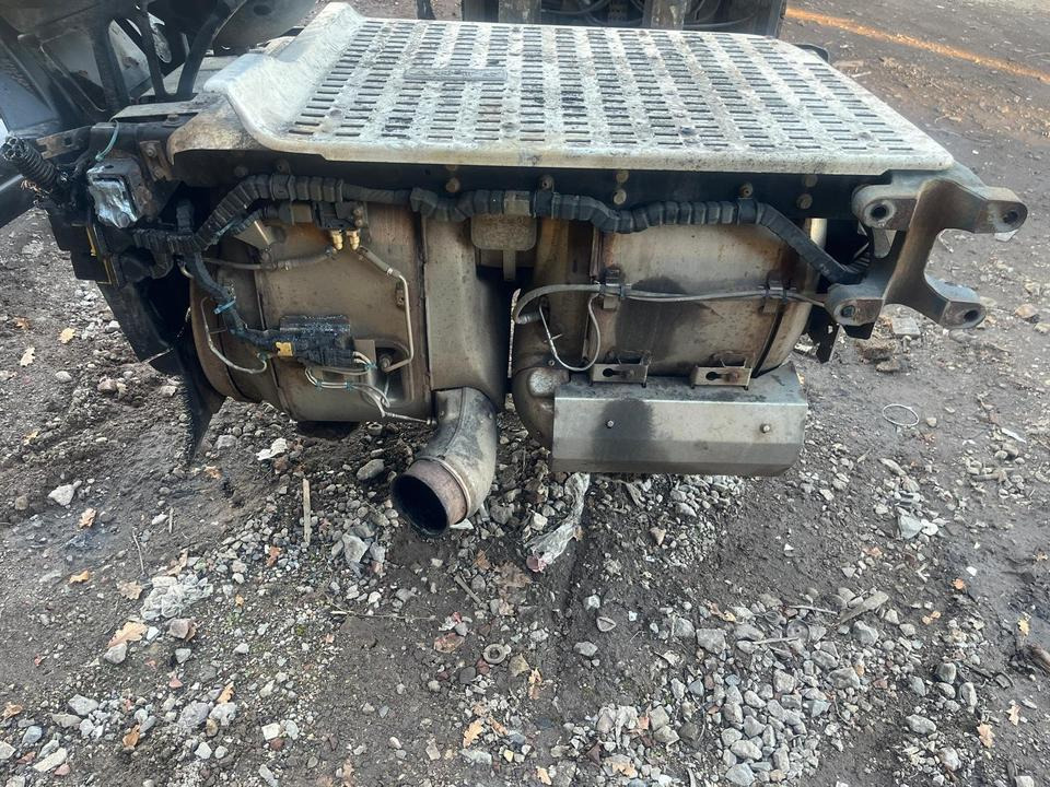 DAF XF 460 EU6 Auspuff Katalysator 1940705 - Système d'échappement pour Camion: photos 4 DAF XF 460 EU6 Auspuff Katalysator 1940705 - Système d'échappement pour Camion: photos 4