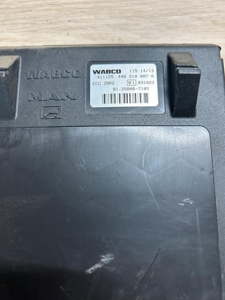 MAN Elekronik ECU ZBR 2 Steuergerät 81.25806-7105 - Bloc de gestion: photos 3 MAN Elekronik ECU ZBR 2 Steuergerät 81.25806-7105 - Bloc de gestion: photos 3