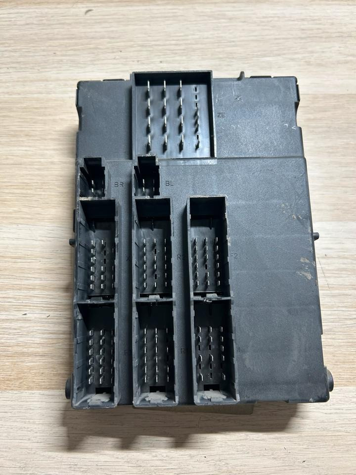 MAN Elekronik ECU ZBR 2 Steuergerät 81.25806-7105 - Bloc de gestion: photos 4 MAN Elekronik ECU ZBR 2 Steuergerät 81.25806-7105 - Bloc de gestion: photos 4