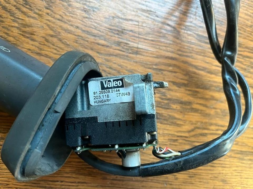 MAN Lenkstockschalter, Schalter, Schalhebel 81255090144 - Commutateur de colonne de direction pour Camion: photos 2 MAN Lenkstockschalter, Schalter, Schalhebel 81255090144 - Commutateur de colonne de direction pour Camion: photos 2