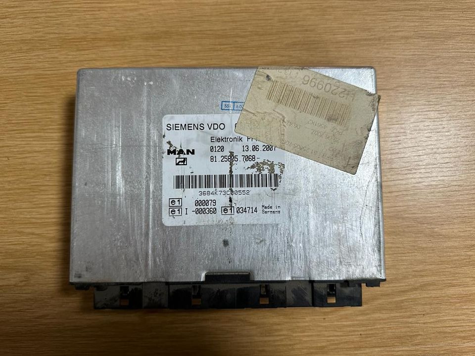 MAN SIEMENS VDO ELEKTRONIK FFR Steuergerät 81.25805.7068 - Bloc de gestion pour Autre matériel: photos 1 MAN SIEMENS VDO ELEKTRONIK FFR Steuergerät 81.25805.7068 - Bloc de gestion pour Autre matériel: photos 1