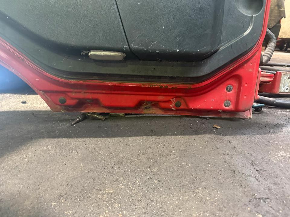 MAN TGL Fahrertür Rot Spiegel Innenverkleidung - Portière et pièces pour Camion: photos 3 MAN TGL Fahrertür Rot Spiegel Innenverkleidung - Portière et pièces pour Camion: photos 3