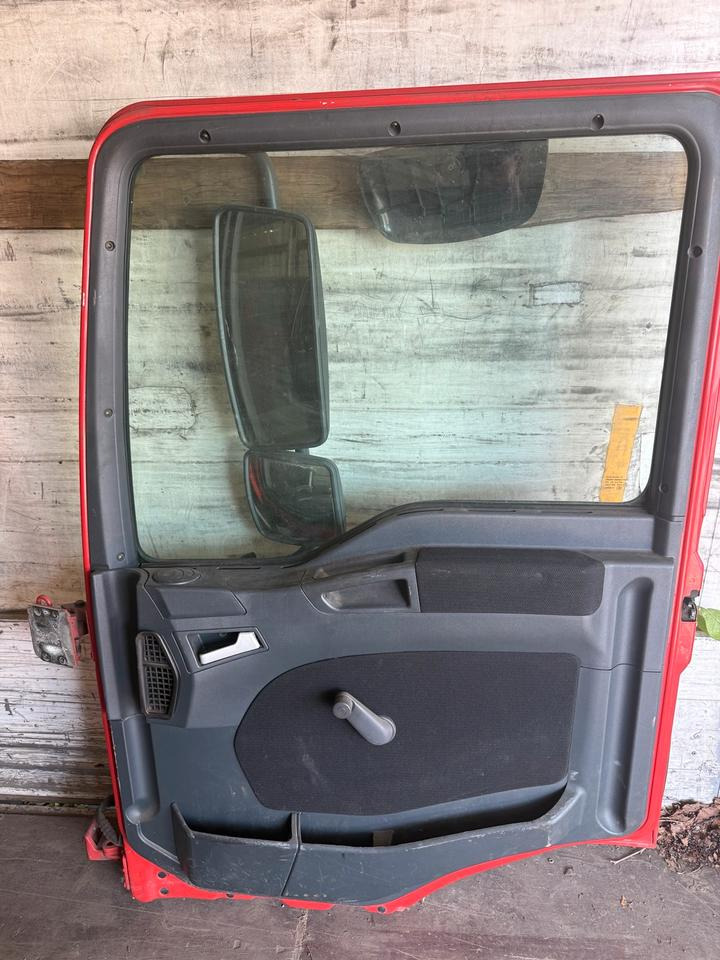 MAN TGM Beifahrertür Rot Spiegel Innenverkleidung LN 66 - Portière et pièces pour Camion: photos 2 MAN TGM Beifahrertür Rot Spiegel Innenverkleidung LN 66 - Portière et pièces pour Camion: photos 2
