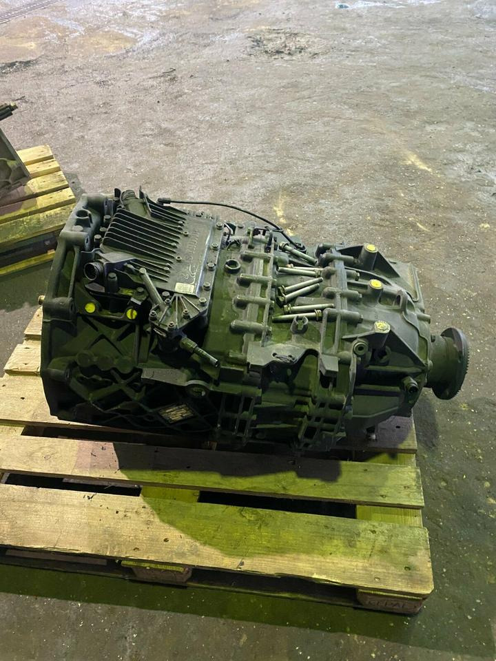 MAN TGX, TGS Getriebe ZF ASTRONIC 12 AS 2130 TD, 81.32004-6257 - Boîte de vitesse pour Camion: photos 3 MAN TGX, TGS Getriebe ZF ASTRONIC 12 AS 2130 TD, 81.32004-6257 - Boîte de vitesse pour Camion: photos 3