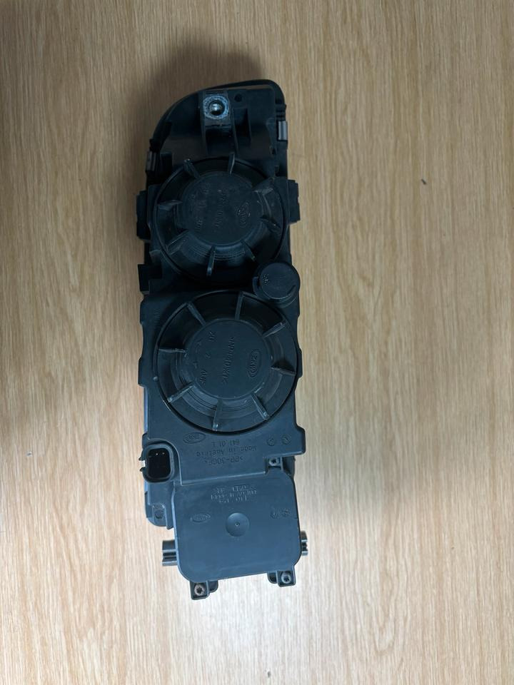 MAN TGX/TGS Nebelscheinwerfer Links 81.25101-6521 - Feu anti-brouillard pour Camion: photos 3 MAN TGX/TGS Nebelscheinwerfer Links 81.25101-6521 - Feu anti-brouillard pour Camion: photos 3