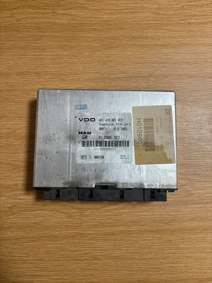 MAN VDO Elektronik FFR Steuergerät 81.25805-7022 - Bloc de gestion pour Camion: photos 1 MAN VDO Elektronik FFR Steuergerät 81.25805-7022 - Bloc de gestion pour Camion: photos 1