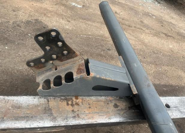 Mercedes Actros MP4 Unterfahrschutz - Carrosserie et extérieur pour Camion: photos 5 Mercedes Actros MP4 Unterfahrschutz - Carrosserie et extérieur pour Camion: photos 5