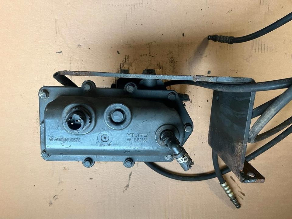 Mercedes-Benz Actros Atego EU4 EU5 AdBlue Pumpe A0001400578 - Pompe à carburant pour Camion: photos 1 Mercedes-Benz Actros Atego EU4 EU5 AdBlue Pumpe A0001400578 - Pompe à carburant pour Camion: photos 1