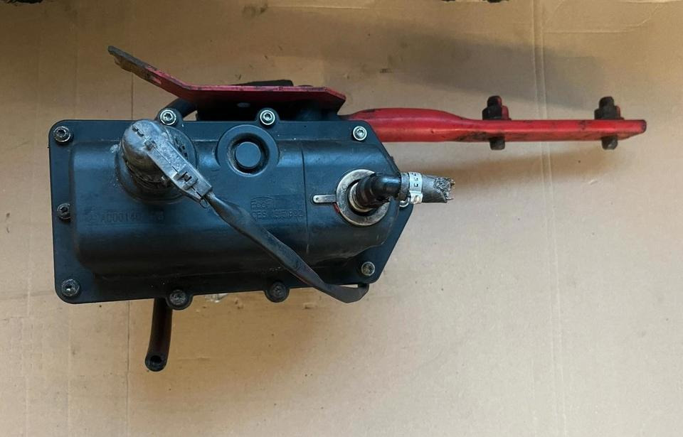 Mercedes-Benz Actros Atego EU4 EU5 AdBlue Pumpe A0001401578 - Pompe à carburant pour Camion: photos 1 Mercedes-Benz Actros Atego EU4 EU5 AdBlue Pumpe A0001401578 - Pompe à carburant pour Camion: photos 1
