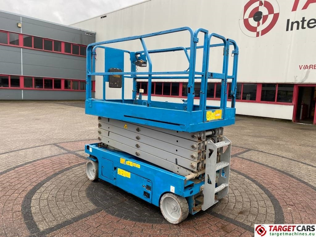 Genie GS-3246 Electric Scissor Work Lift 1175cm - Nacelle ciseaux: photos 4 Genie GS-3246 Electric Scissor Work Lift 1175cm - Nacelle ciseaux: photos 4