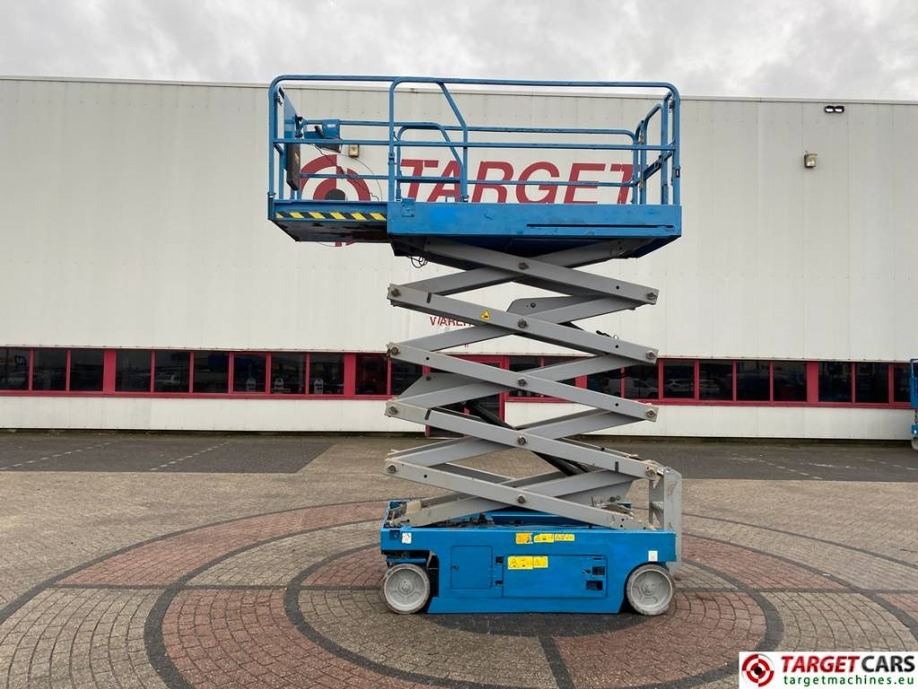 Genie GS-3246 Electric Scissor Work Lift 1175cm - Nacelle ciseaux: photos 5 Genie GS-3246 Electric Scissor Work Lift 1175cm - Nacelle ciseaux: photos 5