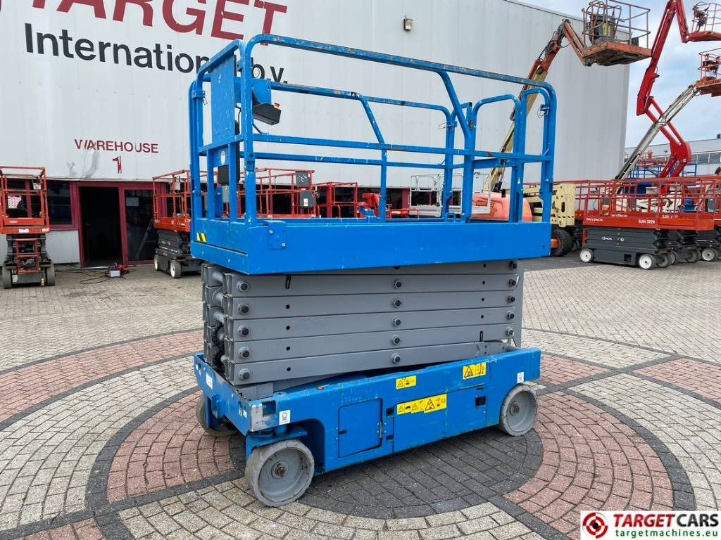 Genie GS-4047 Electric Scissor Work Lift 1389cm - Nacelle ciseaux: photos 1 Genie GS-4047 Electric Scissor Work Lift 1389cm - Nacelle ciseaux: photos 1