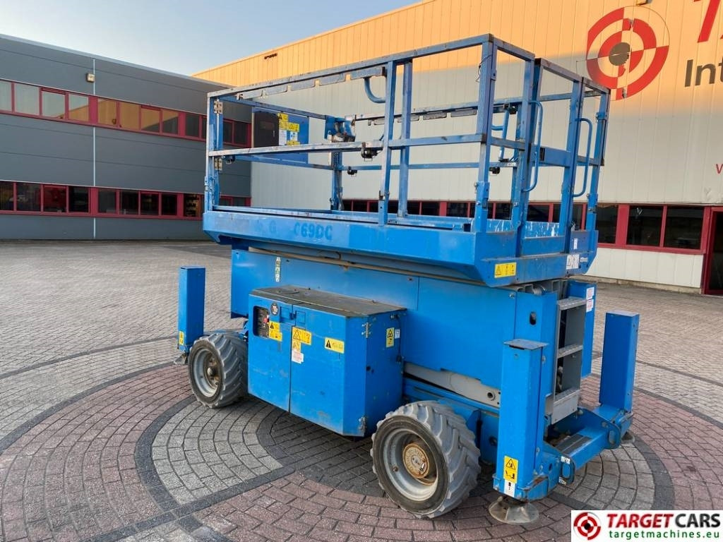 Genie GS-4069 DC Electric GS4069 Scissor WorkLift 1412cm - Nacelle ciseaux: photos 4 Genie GS-4069 DC Electric GS4069 Scissor WorkLift 1412cm - Nacelle ciseaux: photos 4