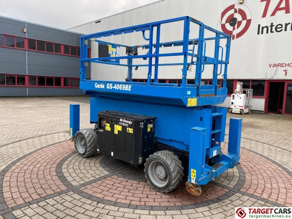 Genie GS-4069BE HyBrid Scissor Work Lift 1412cm - Nacelle ciseaux: photos 4 Genie GS-4069BE HyBrid Scissor Work Lift 1412cm - Nacelle ciseaux: photos 4