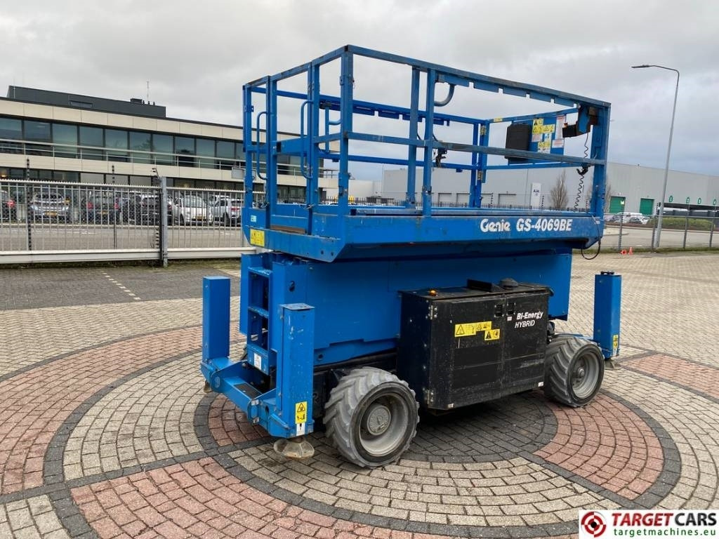 Genie GS-4069BE HyBrid Scissor Work Lift 1412cm - Nacelle ciseaux: photos 3 Genie GS-4069BE HyBrid Scissor Work Lift 1412cm - Nacelle ciseaux: photos 3