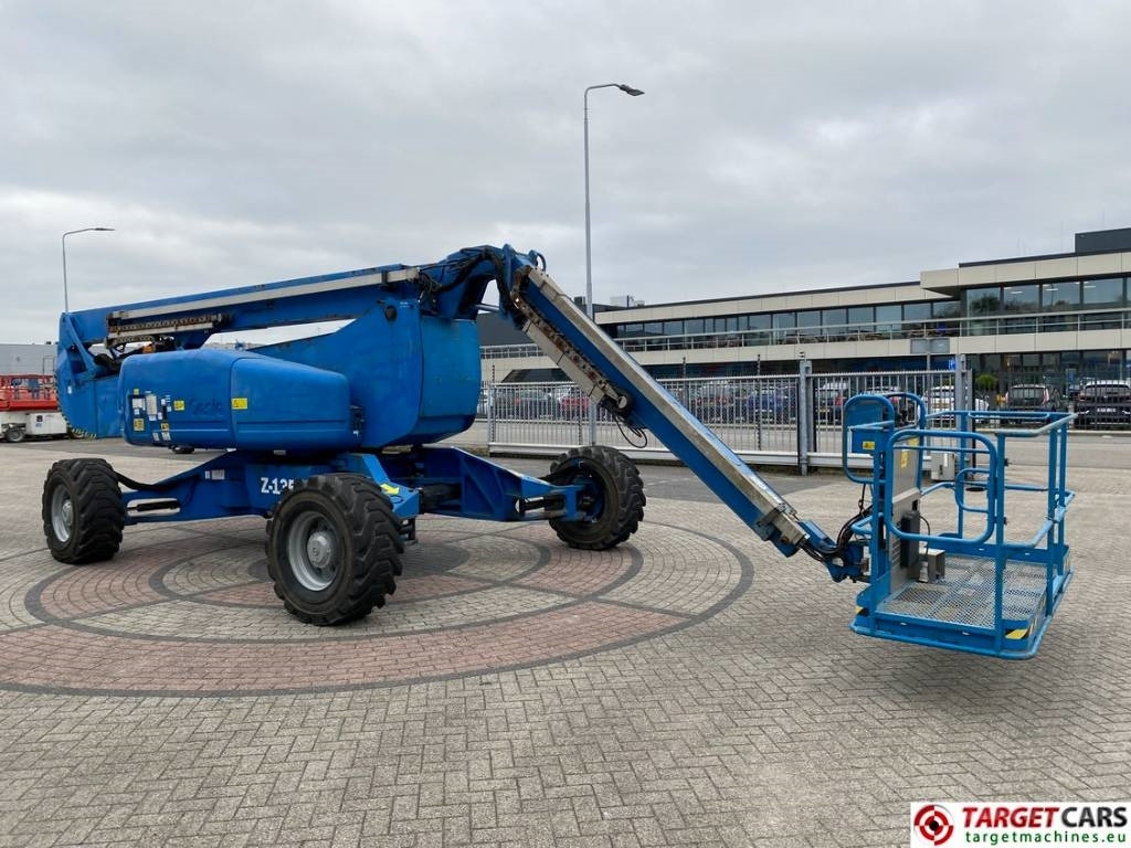 Genie Z-135/70 Articulated 4x4x4 Diesel Boom Lift 4315cm - Nacelle articulée: photos 2 Genie Z-135/70 Articulated 4x4x4 Diesel Boom Lift 4315cm - Nacelle articulée: photos 2